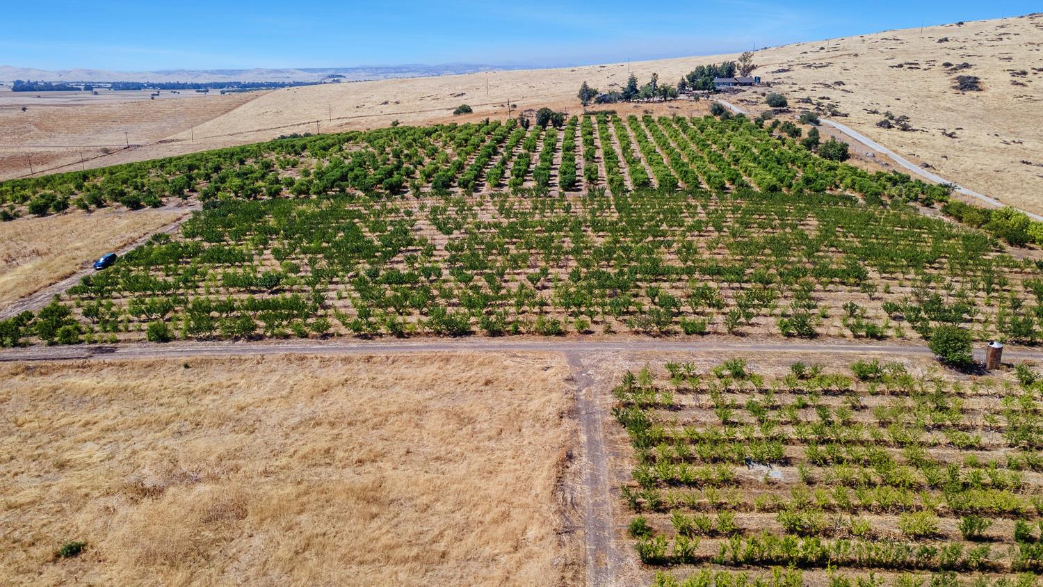5374 N Zediker Ave, Sanger, CA 93657