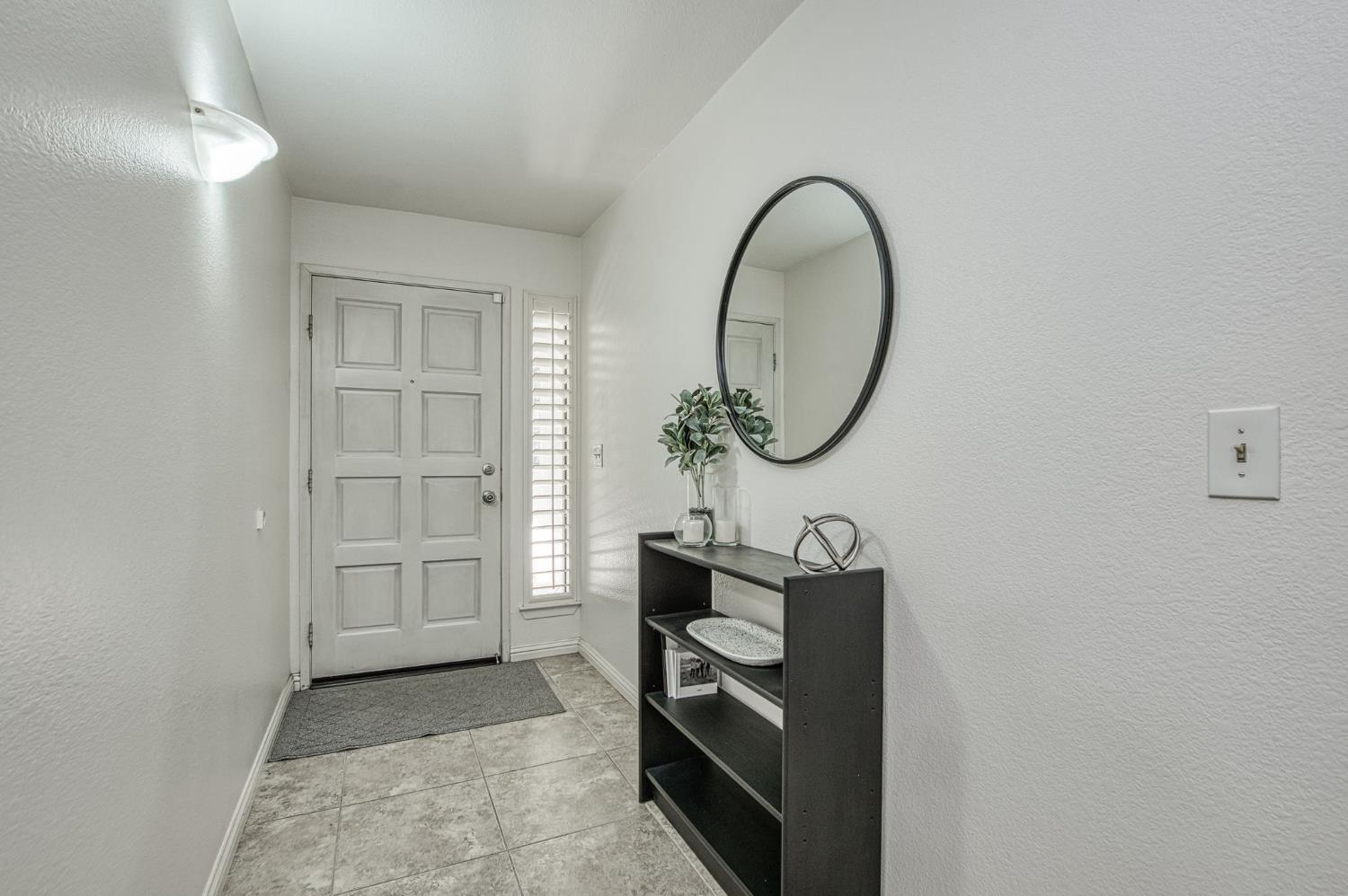 1751 E Brandon Ln, Fresno, CA 93720