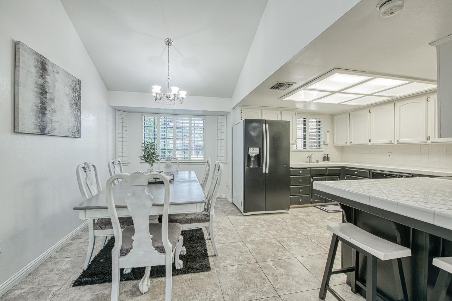 1751 E Brandon Ln, Fresno, CA 93720