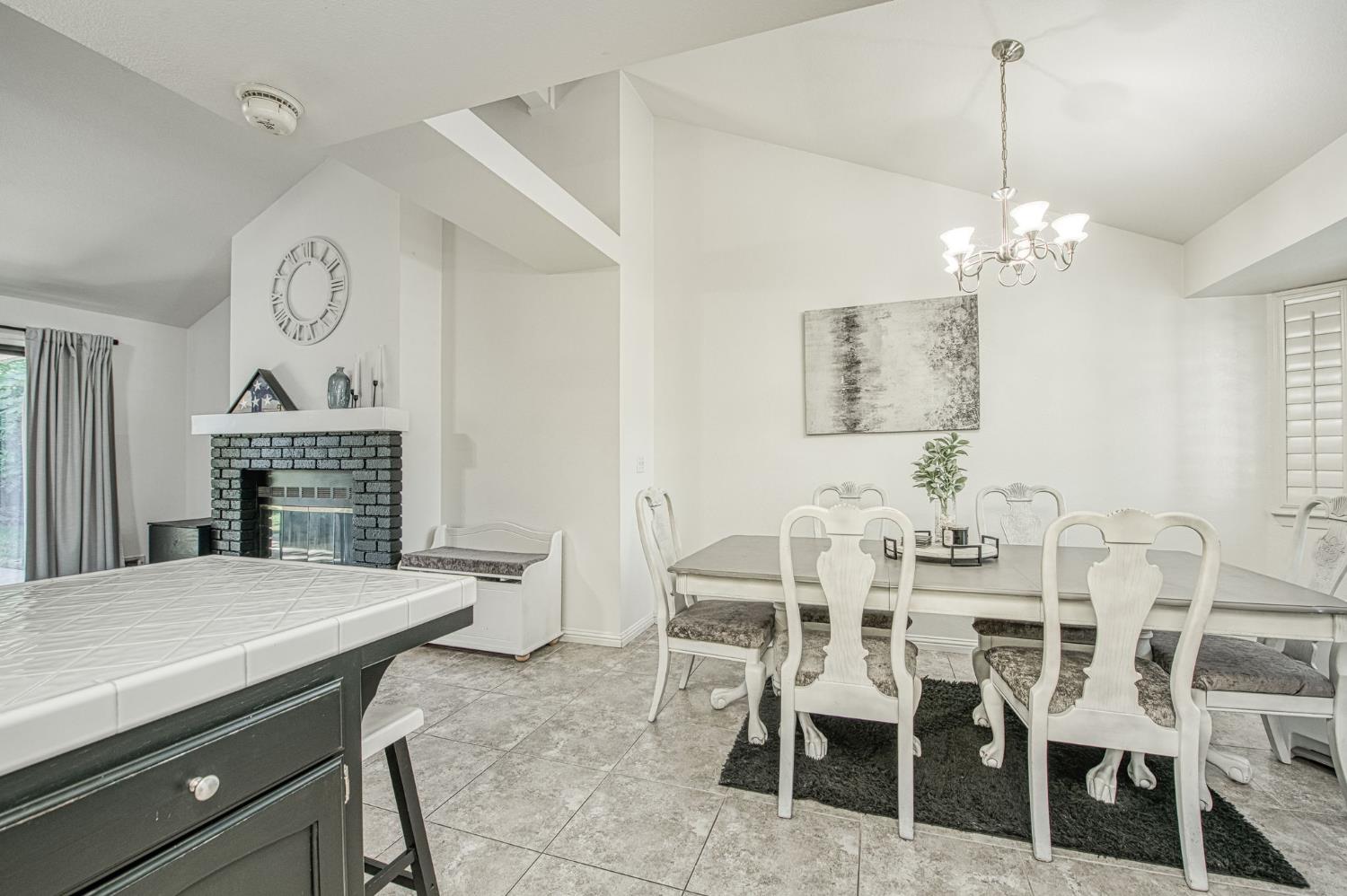 1751 E Brandon Ln, Fresno, CA 93720