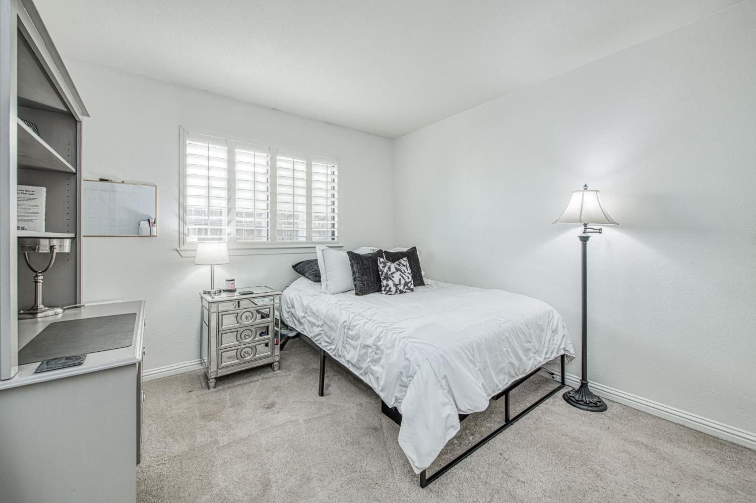 1751 E Brandon Ln, Fresno, CA 93720