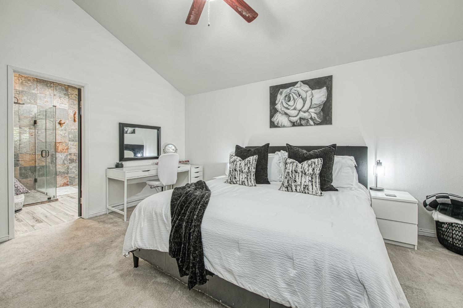 1751 E Brandon Ln, Fresno, CA 93720