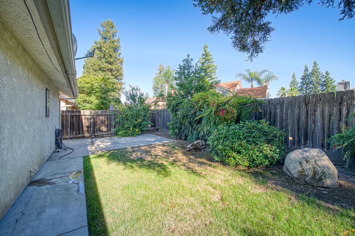 1751 E Brandon Ln, Fresno, CA 93720