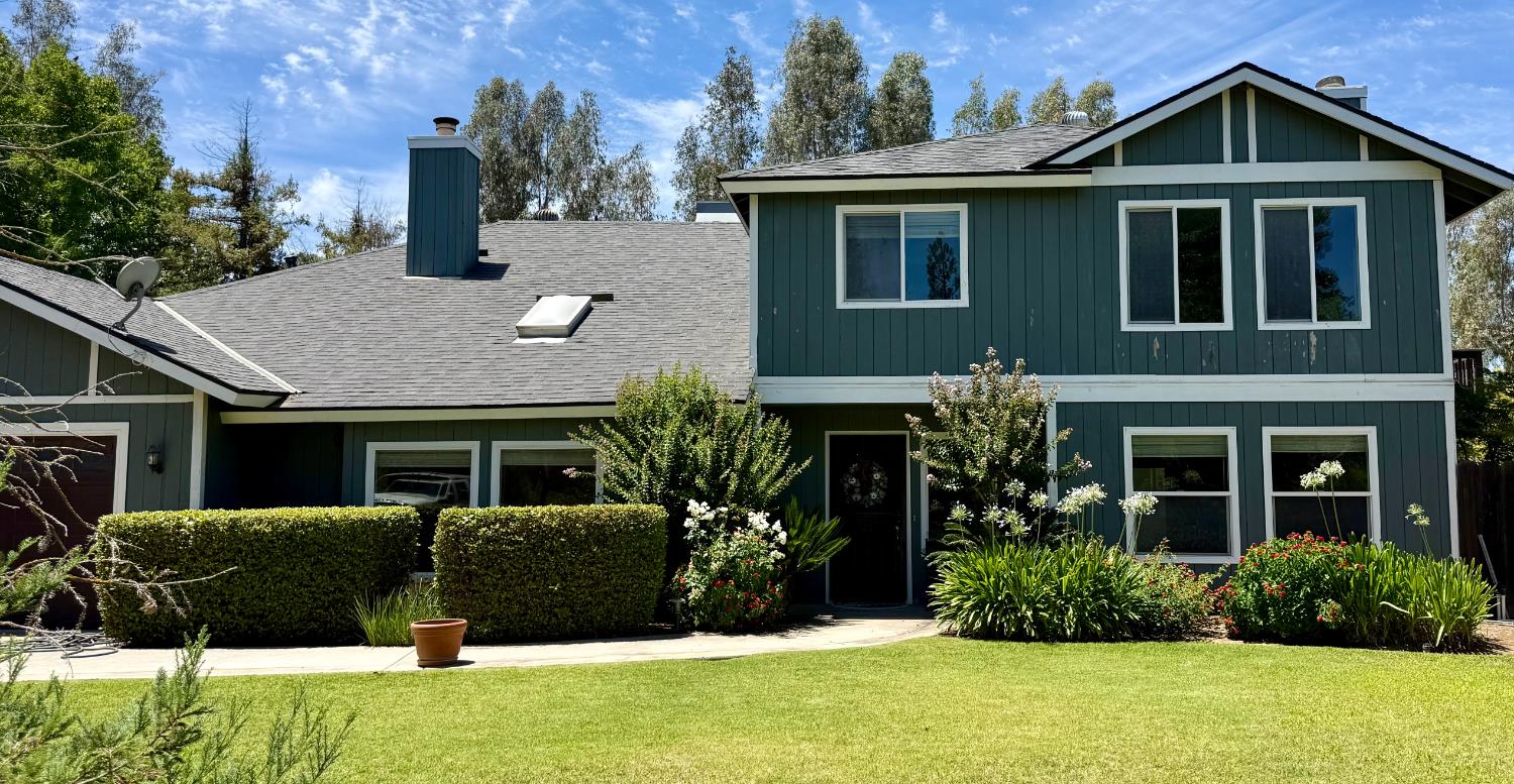 12724 Trieste Dr, Madera, CA 93636