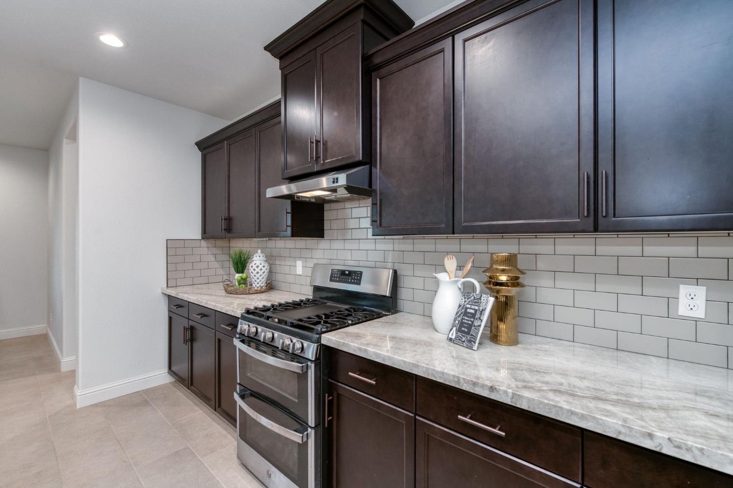 1010 Horizon Dr, Madera, CA 93636