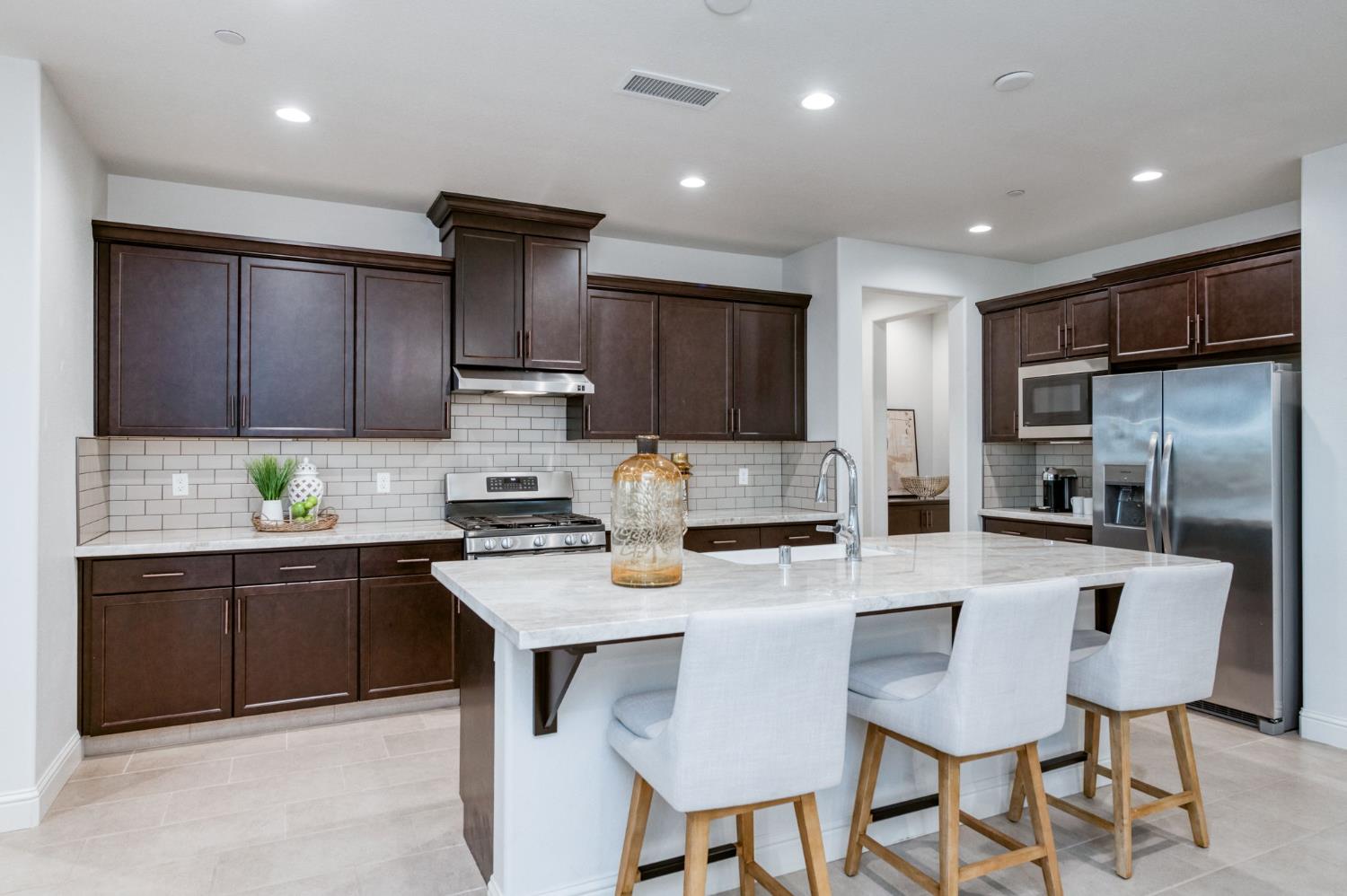 1010 Horizon Dr, Madera, CA 93636