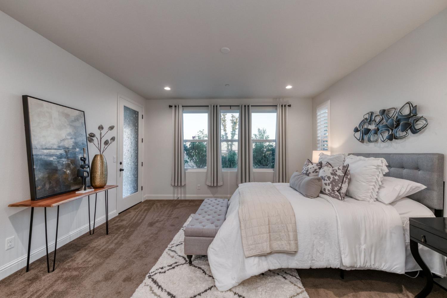 1010 Horizon Dr, Madera, CA 93636