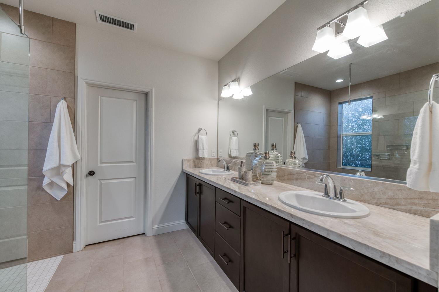 1010 Horizon Dr, Madera, CA 93636