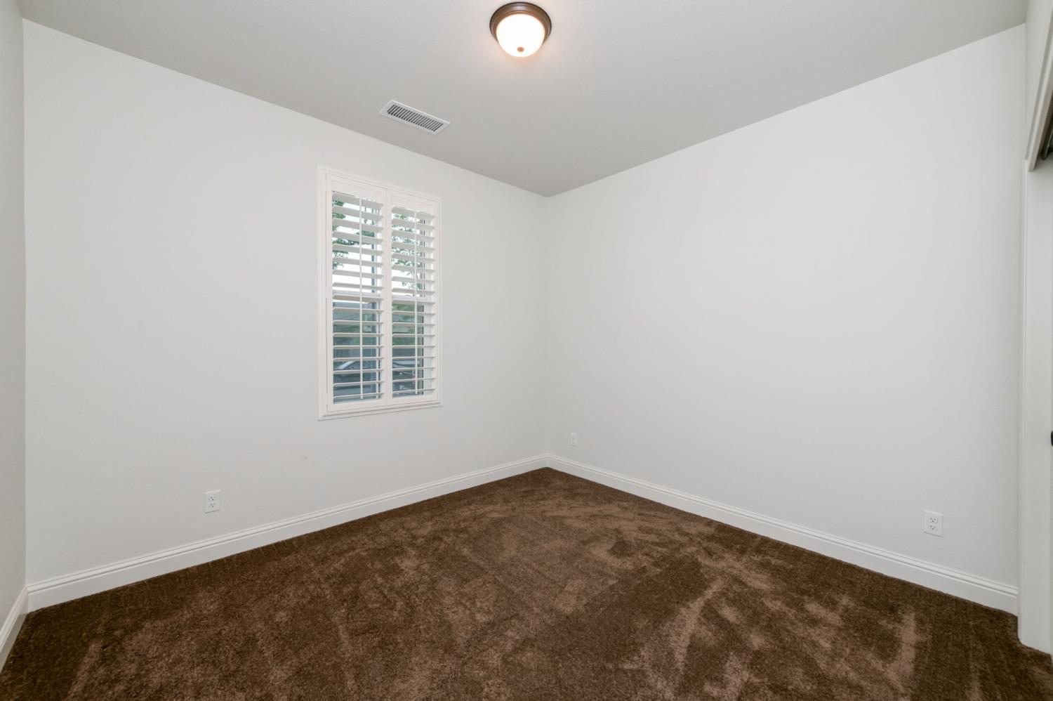 1010 Horizon Dr, Madera, CA 93636