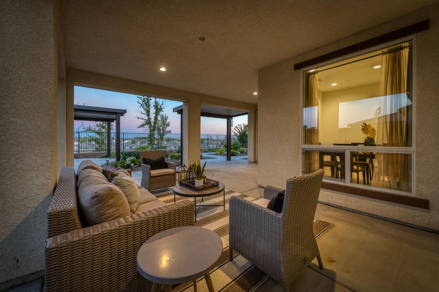 1010 Horizon Dr, Madera, CA 93636