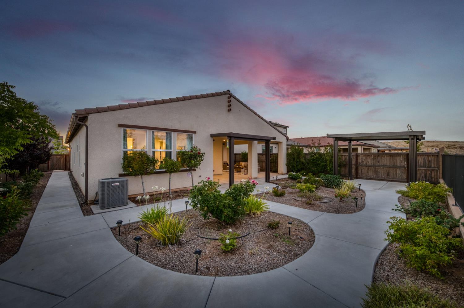 1010 Horizon Dr, Madera, CA 93636