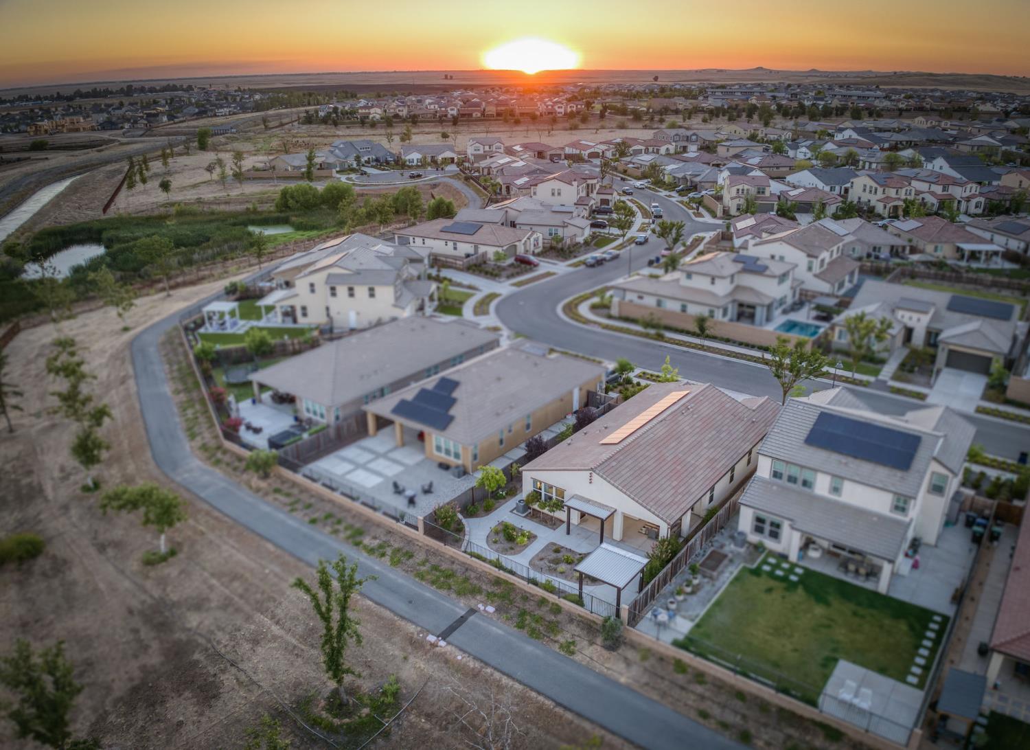 1010 Horizon Dr, Madera, CA 93636