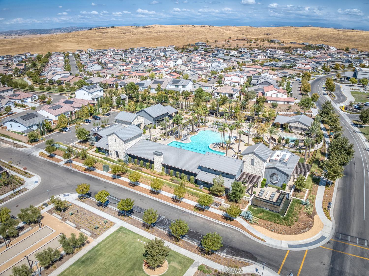 1010 Horizon Dr, Madera, CA 93636