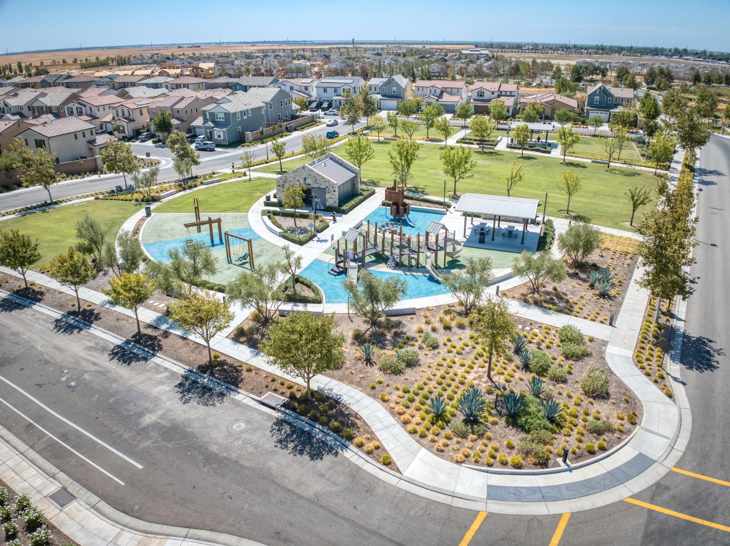 1010 Horizon Dr, Madera, CA 93636