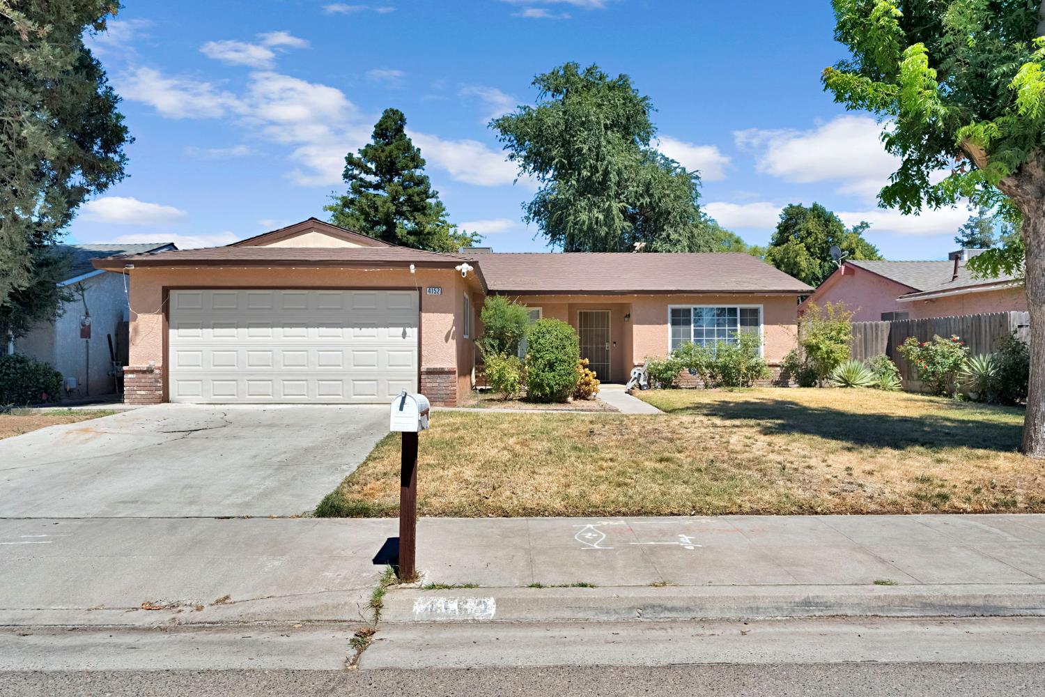 4152 N Barcus Ave, Fresno, CA 93722
