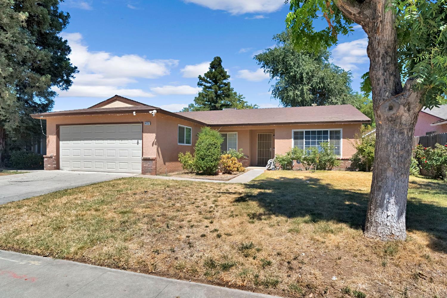 4152 N Barcus Ave, Fresno, CA 93722