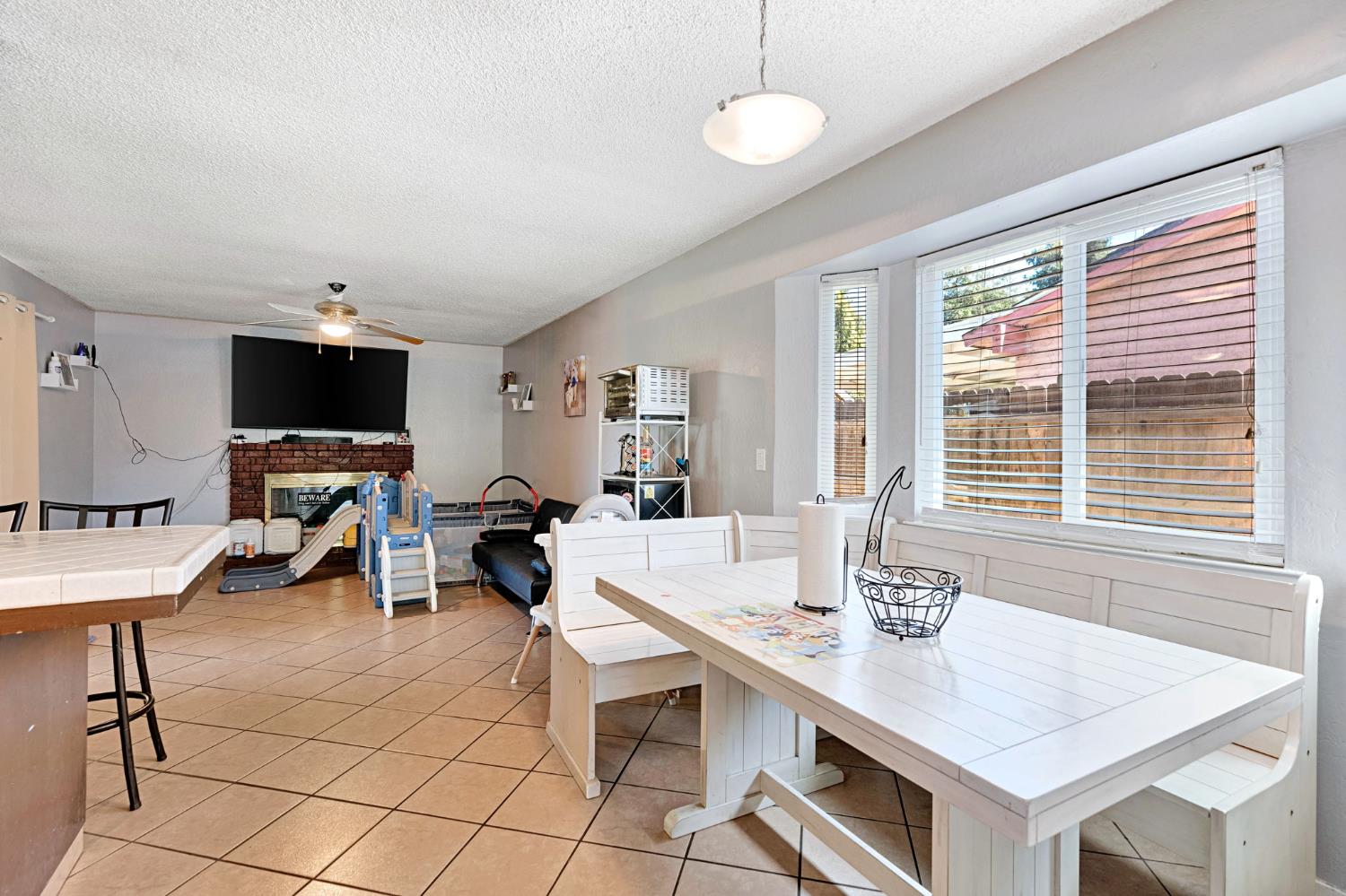 4152 N Barcus Ave, Fresno, CA 93722