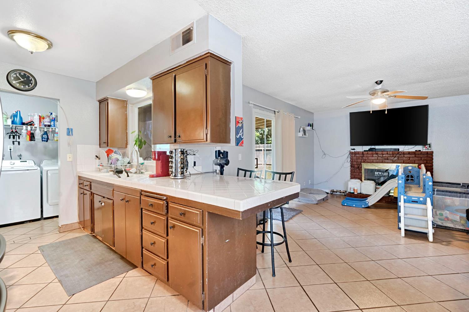 4152 N Barcus Ave, Fresno, CA 93722