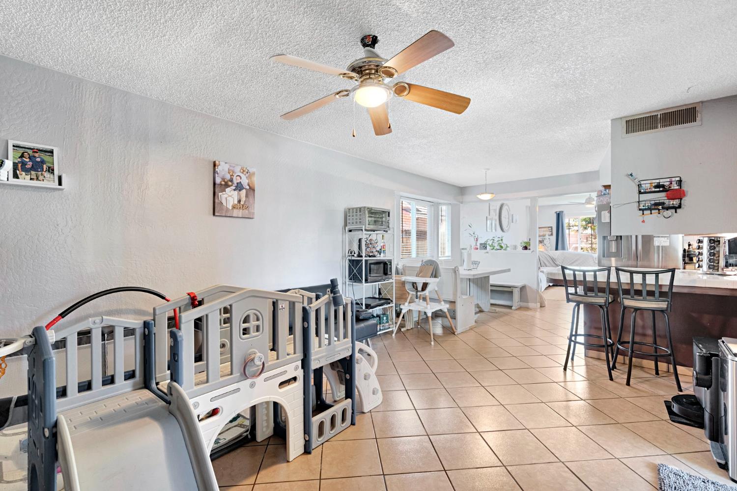 4152 N Barcus Ave, Fresno, CA 93722