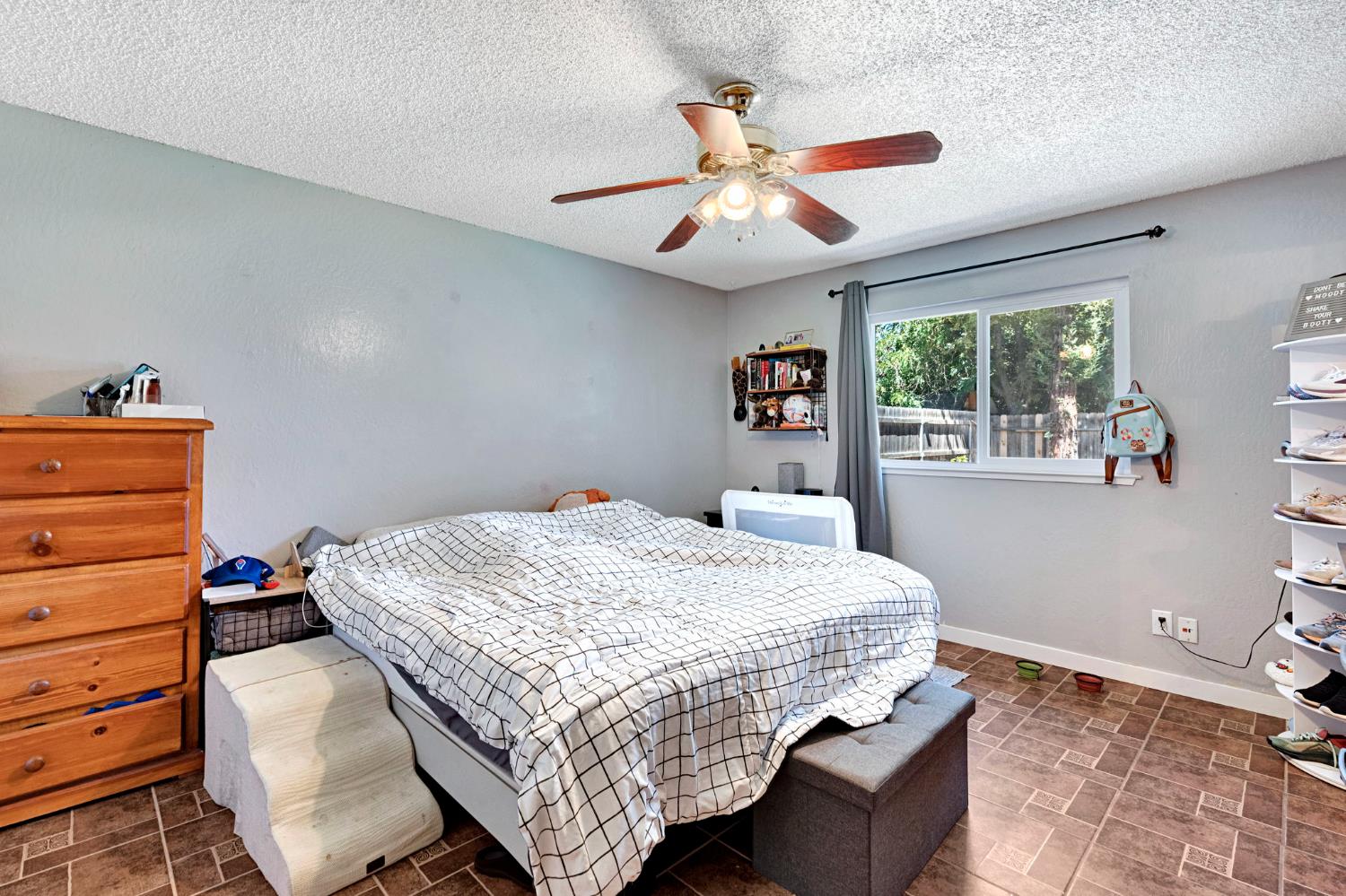 4152 N Barcus Ave, Fresno, CA 93722