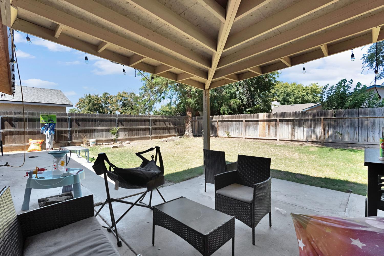 4152 N Barcus Ave, Fresno, CA 93722