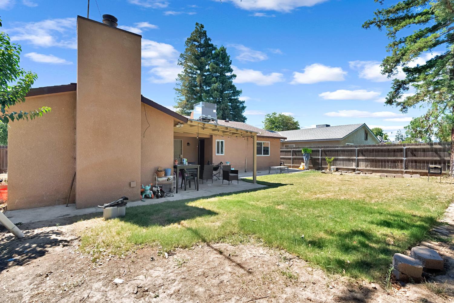 4152 N Barcus Ave, Fresno, CA 93722