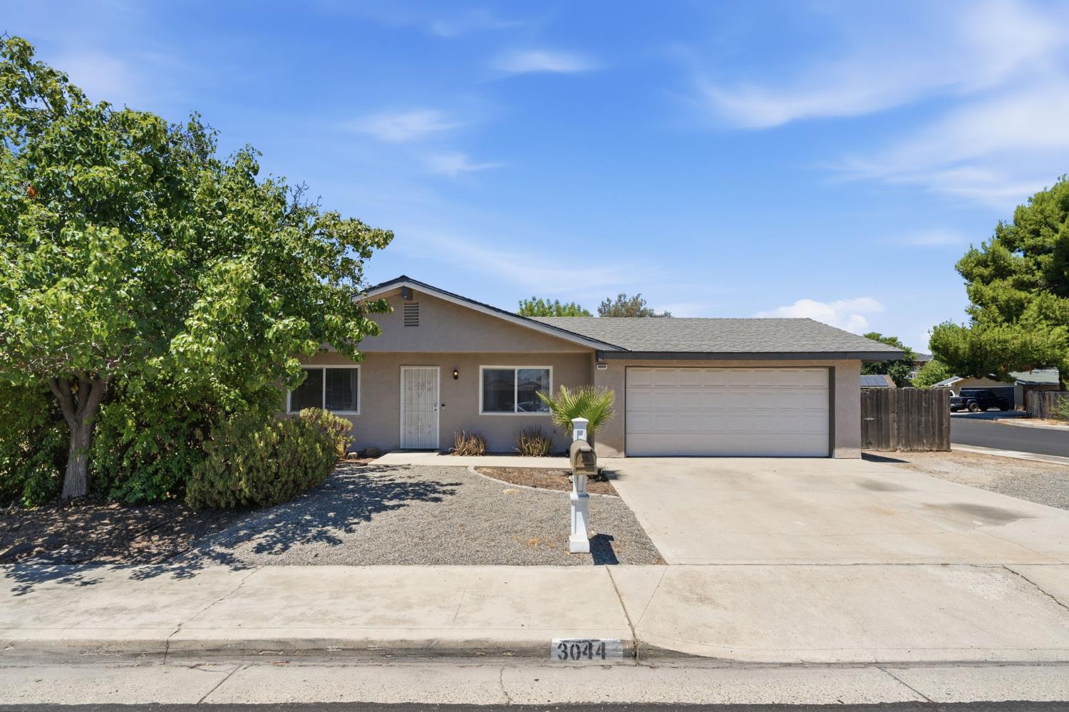 3044 Adler Ave, Clovis, CA 93612