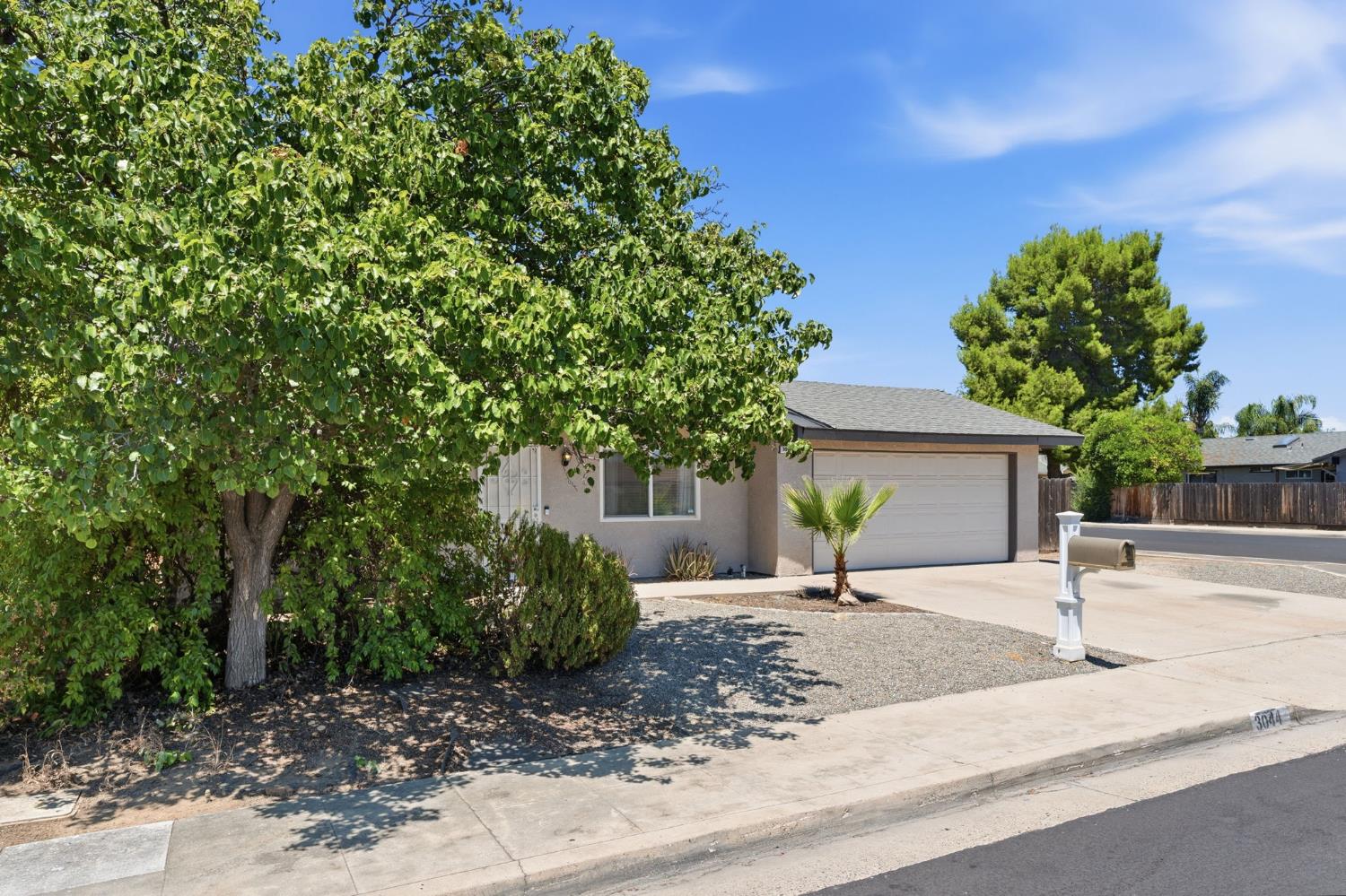 3044 Adler Ave, Clovis, CA 93612