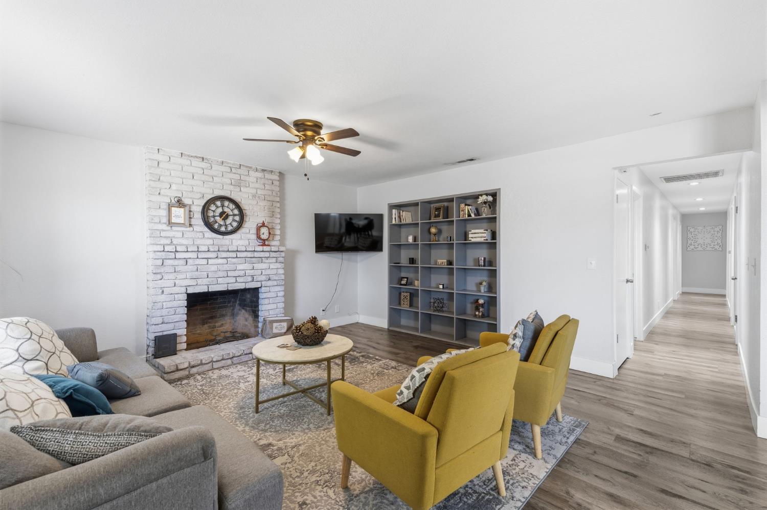 3044 Adler Ave, Clovis, CA 93612