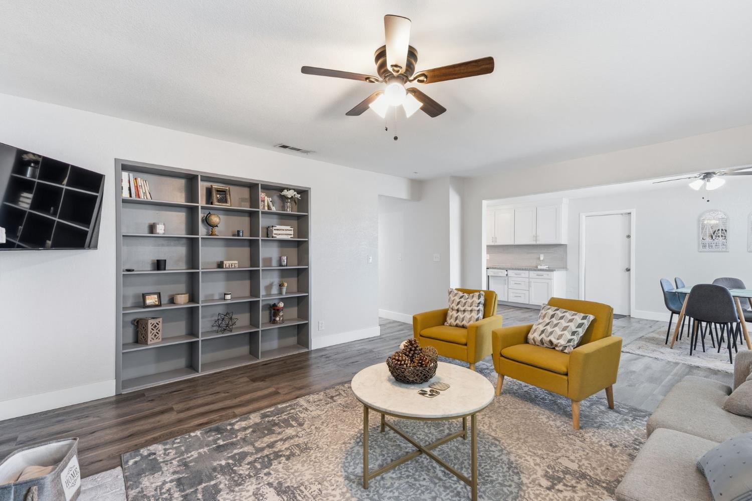 3044 Adler Ave, Clovis, CA 93612