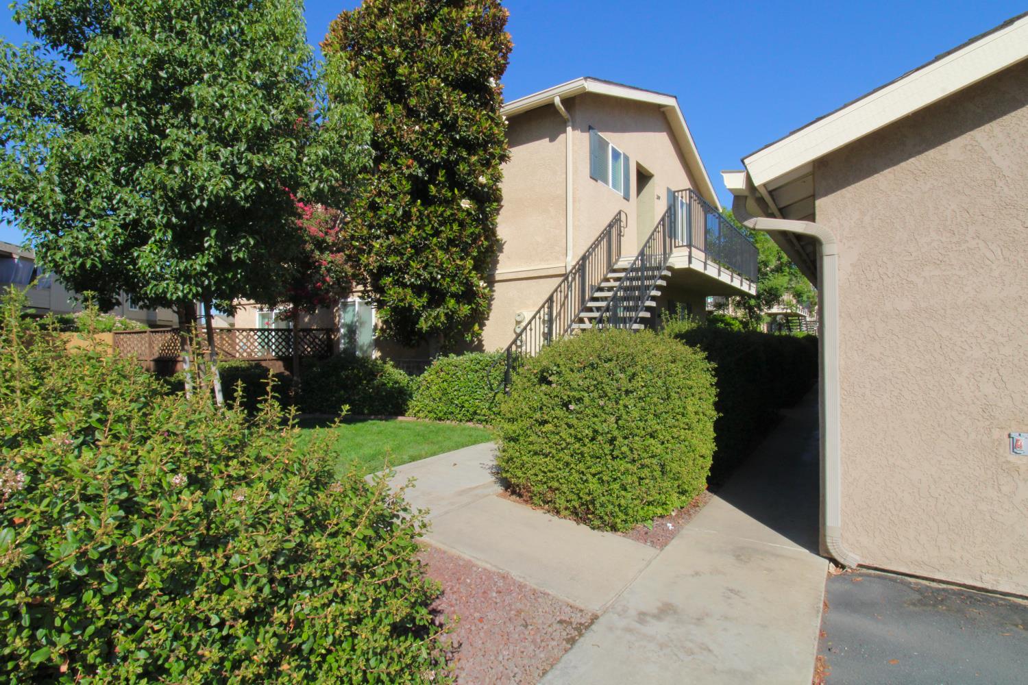 3739 W Bullard Ave #209, Fresno, CA 93711