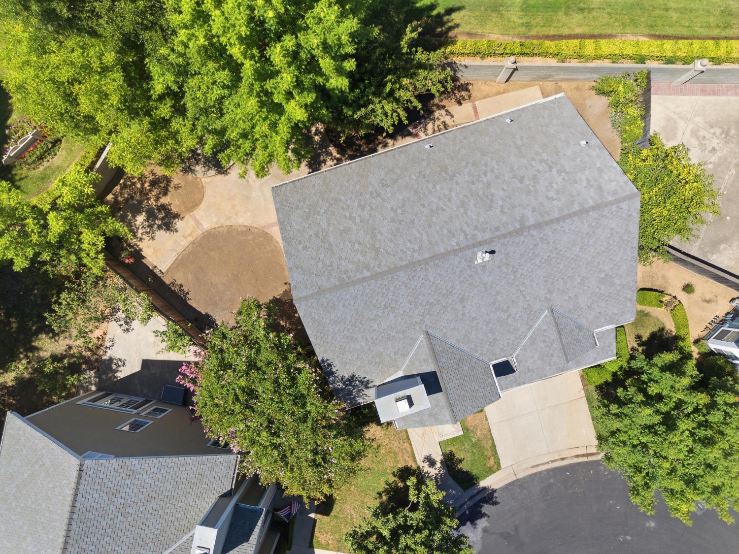 1077 E Monticello Cir, Fresno, CA 93720