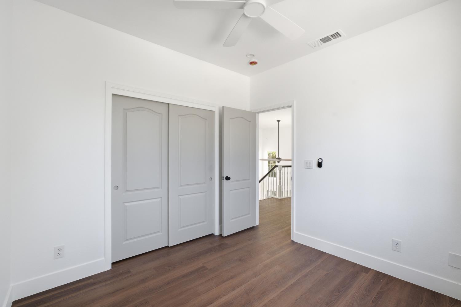 1077 E Monticello Cir, Fresno, CA 93720