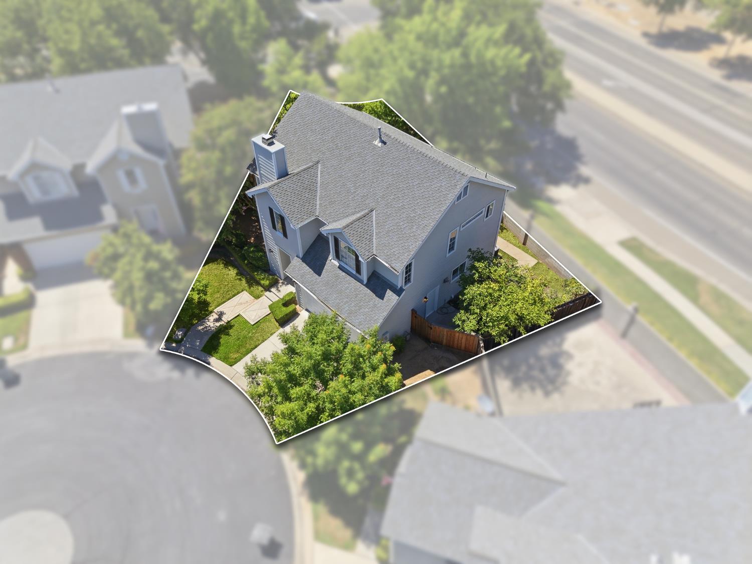 1077 E Monticello Cir, Fresno, CA 93720