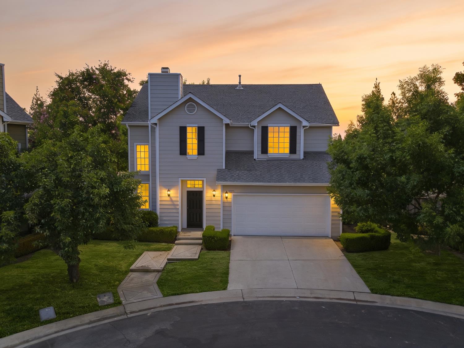 1077 E Monticello Cir, Fresno, CA 93720