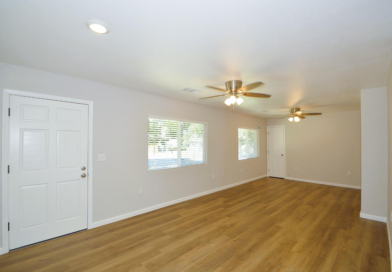 3412 E Michigan Ave, Fresno, CA 93703