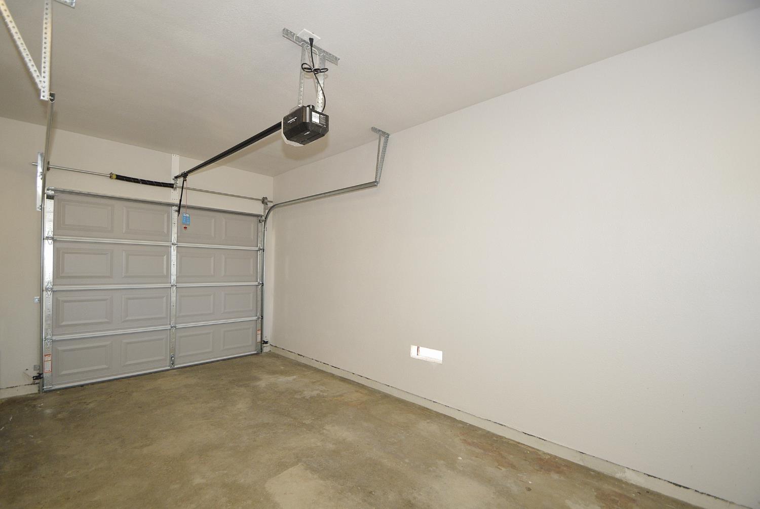 3412 E Michigan Ave, Fresno, CA 93703