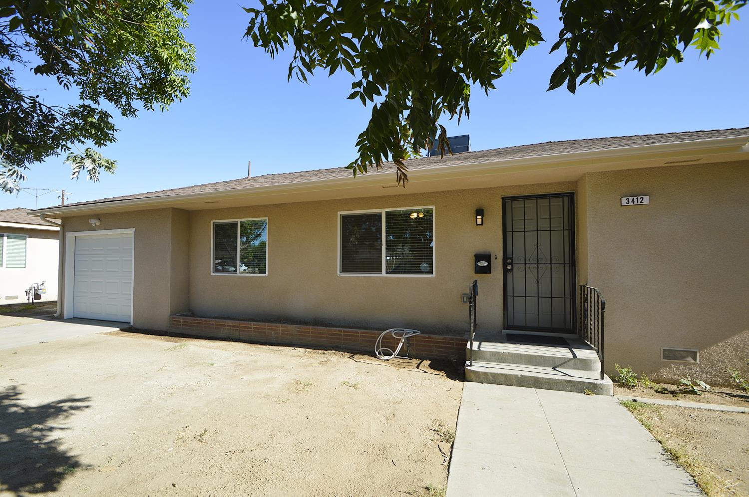 3412 E Michigan Ave, Fresno, CA 93703