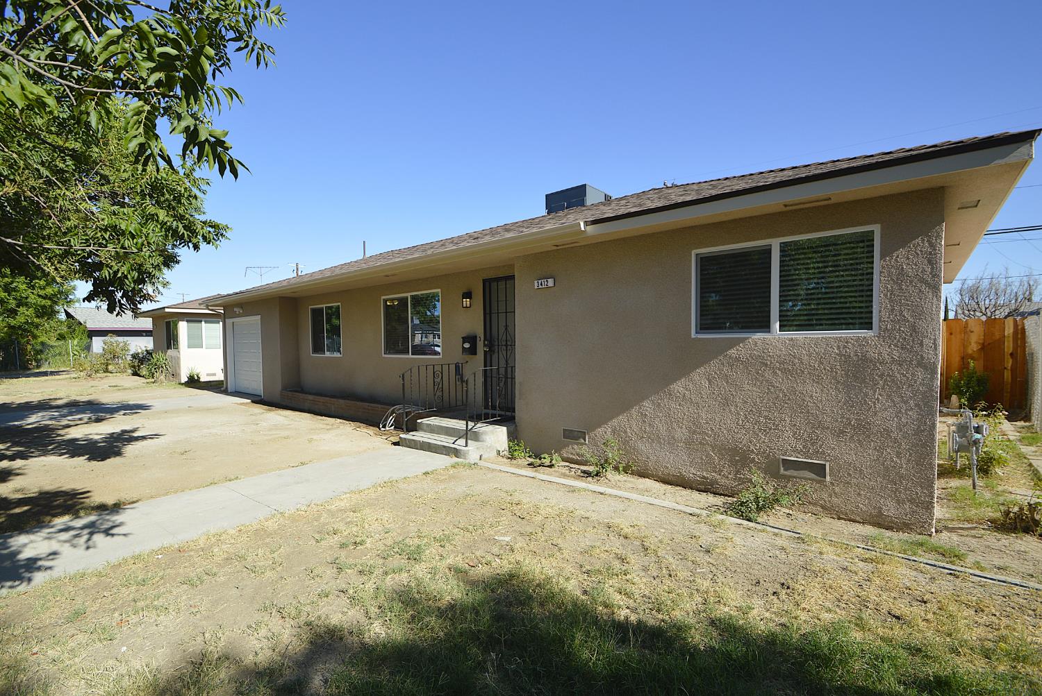 3412 E Michigan Ave, Fresno, CA 93703