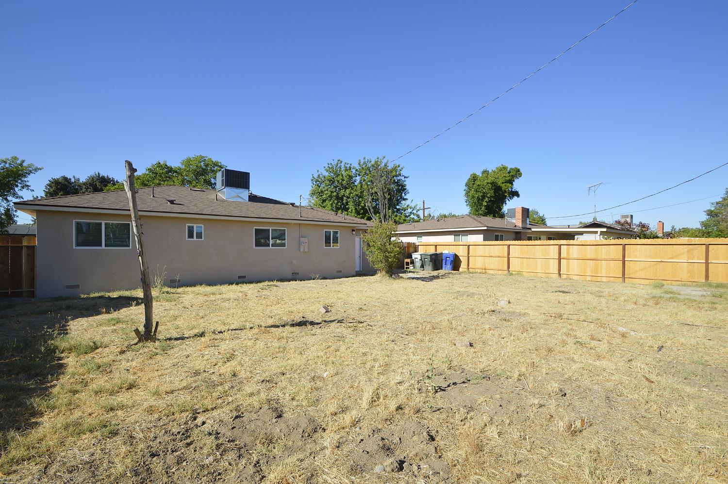 3412 E Michigan Ave, Fresno, CA 93703