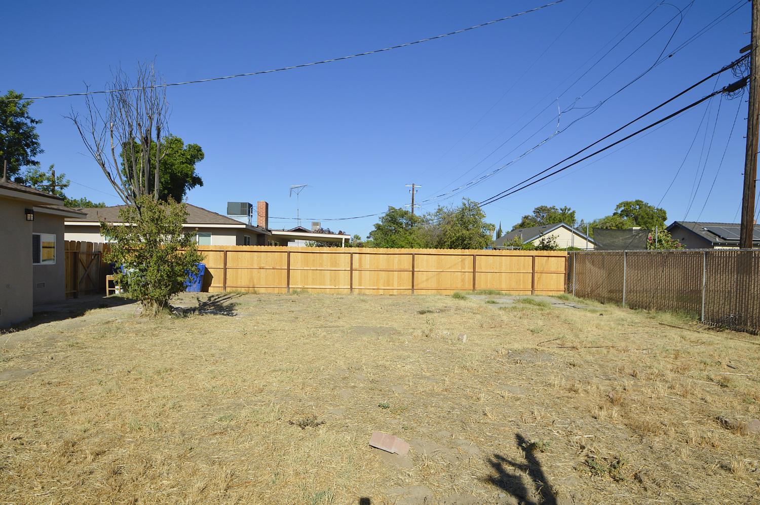3412 E Michigan Ave, Fresno, CA 93703