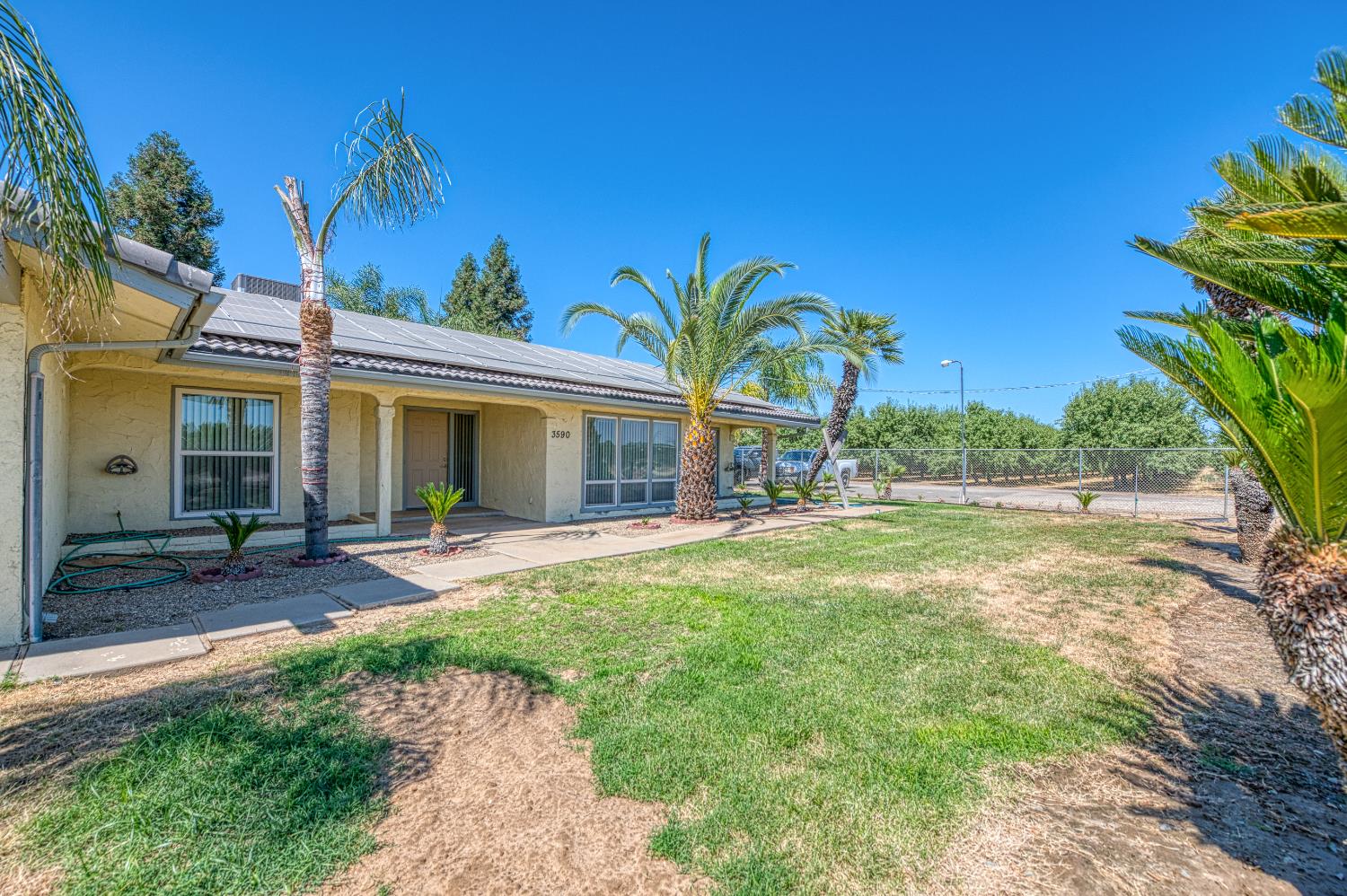 3590 S McCall Ave, Sanger, CA 93657