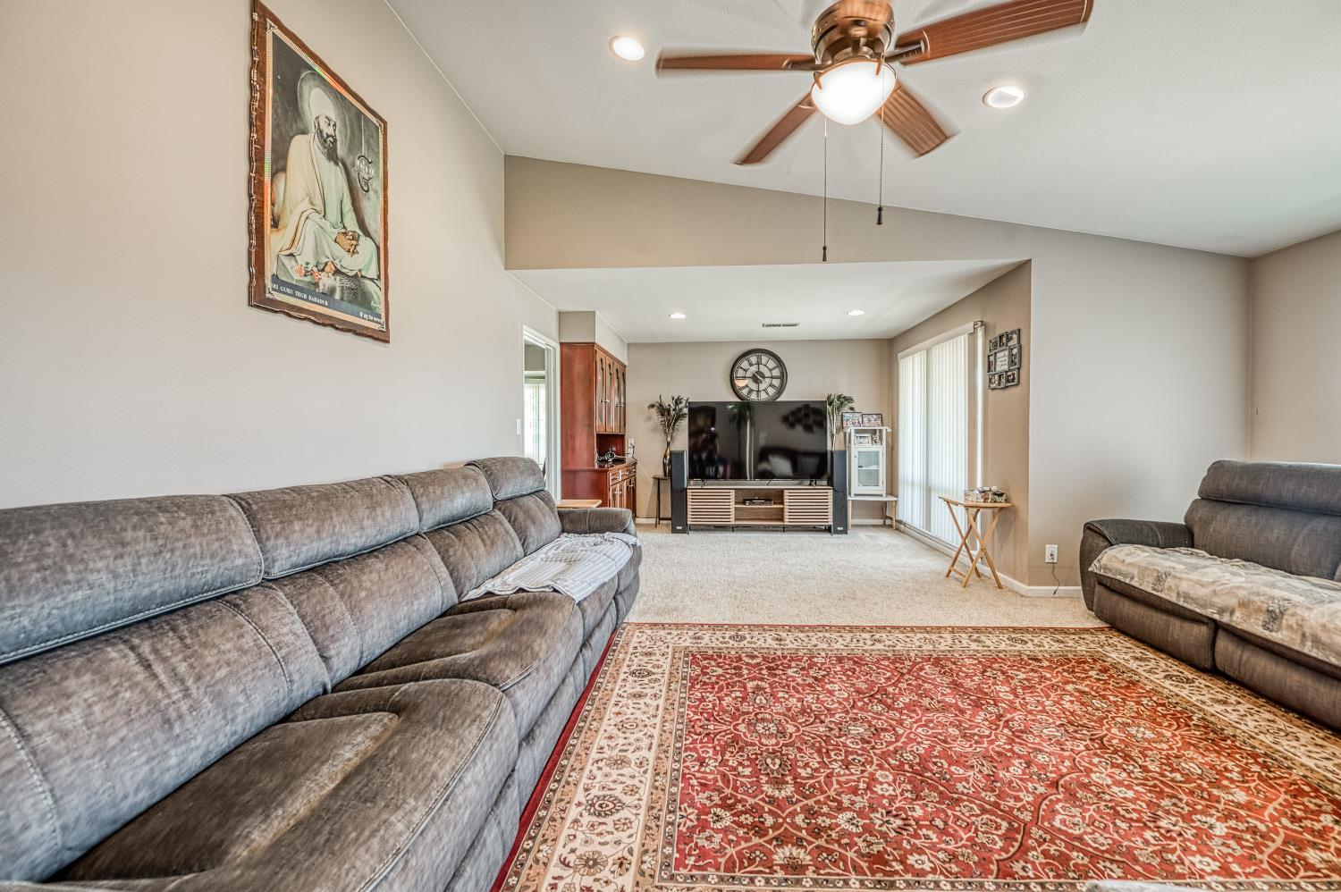 3590 S McCall Ave, Sanger, CA 93657