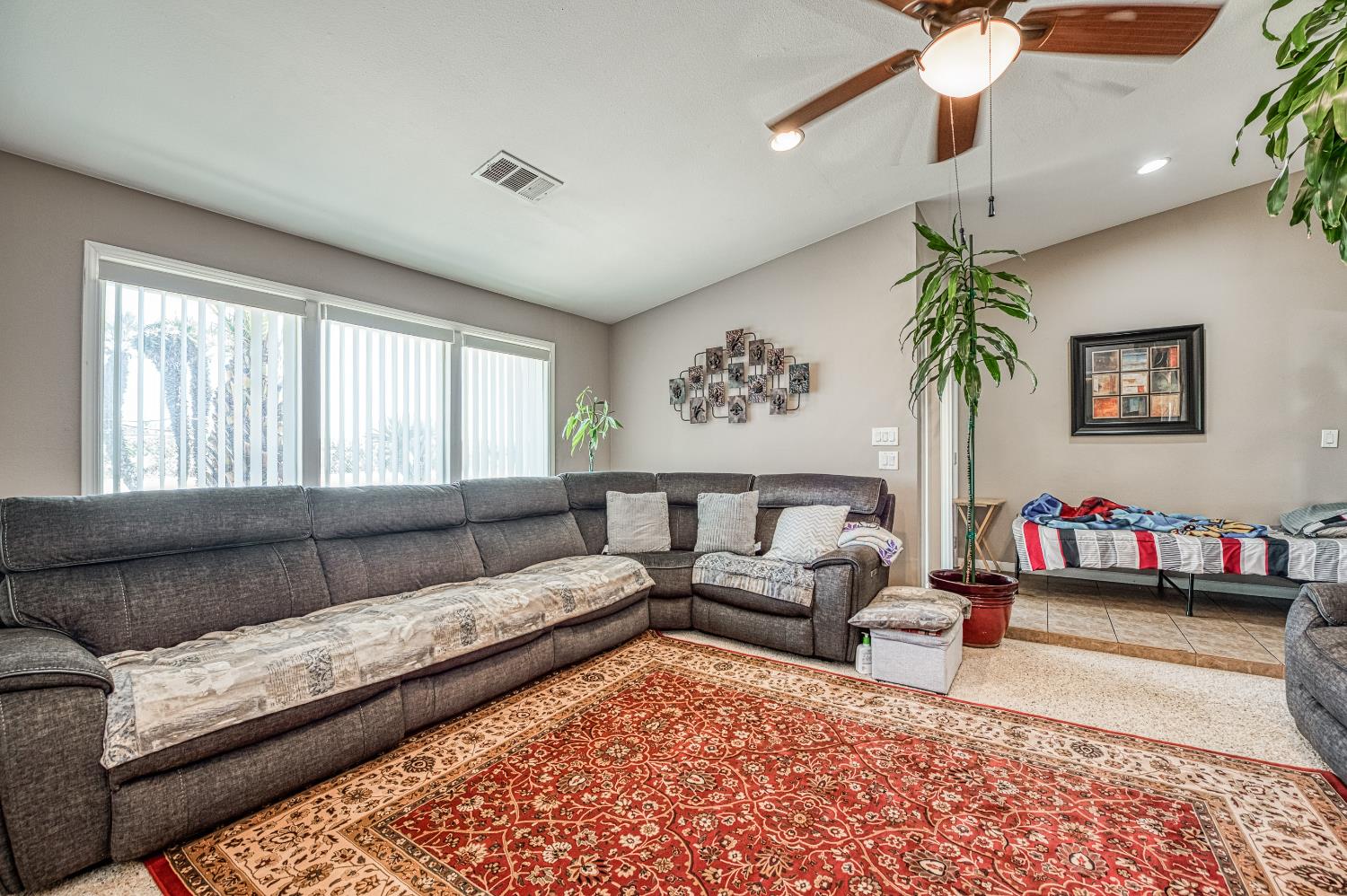 3590 S McCall Ave, Sanger, CA 93657