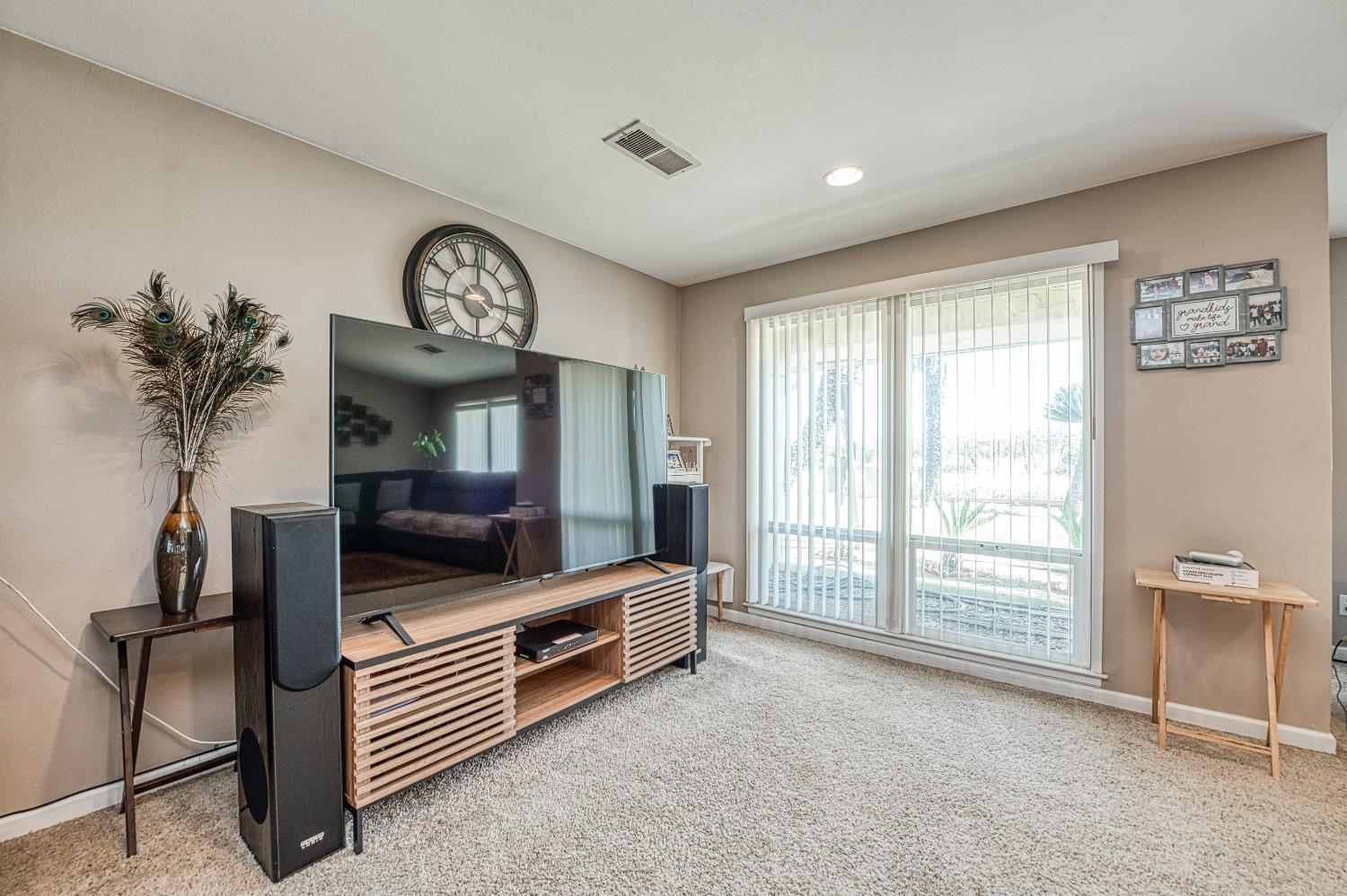 3590 S McCall Ave, Sanger, CA 93657