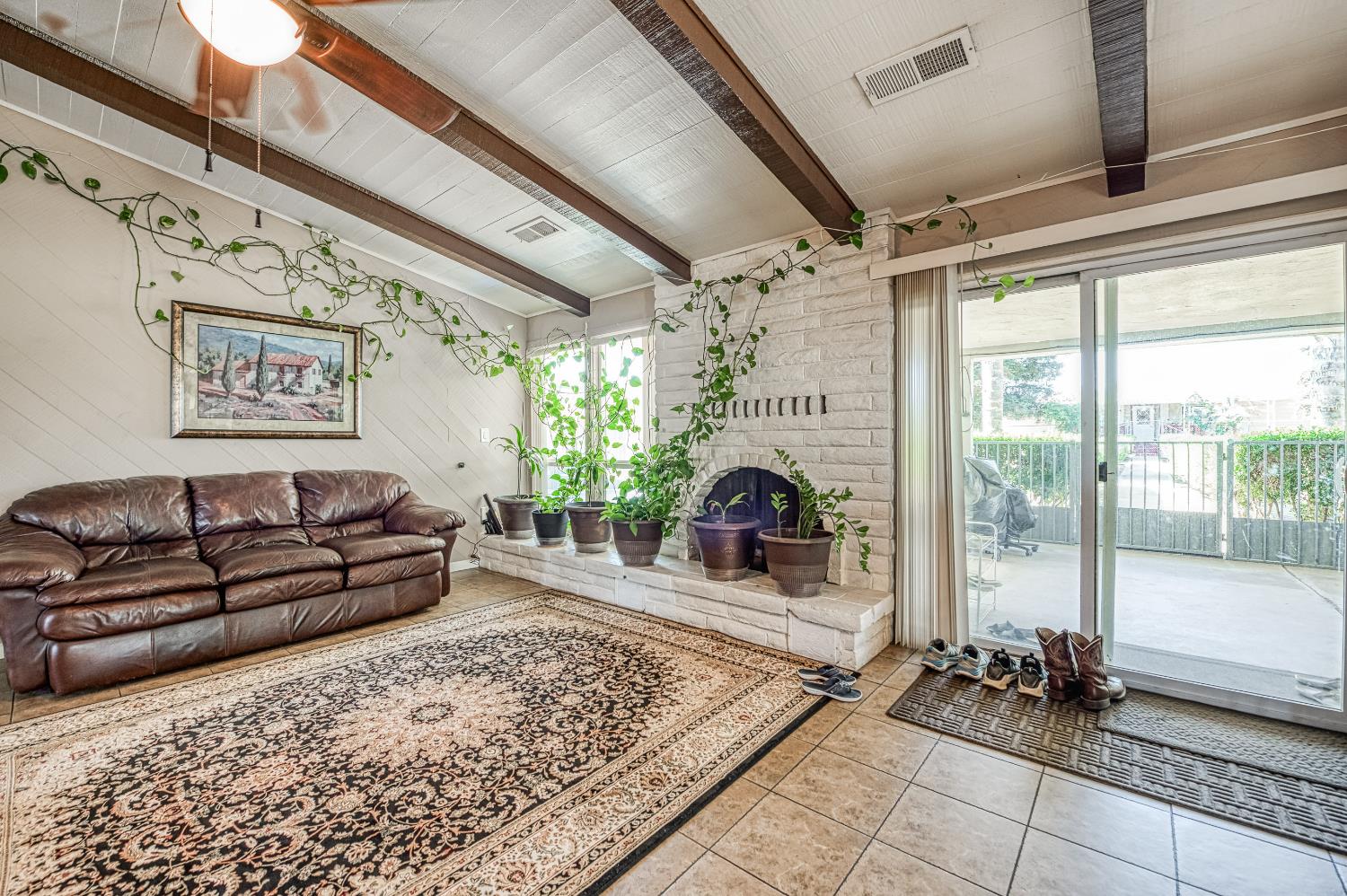 3590 S McCall Ave, Sanger, CA 93657