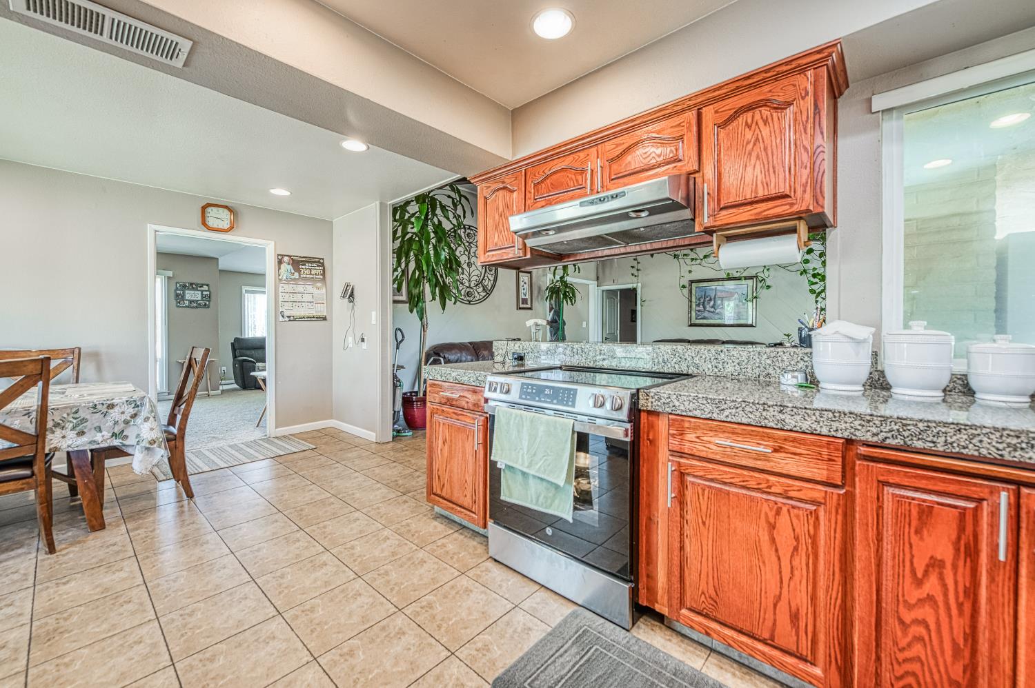 3590 S McCall Ave, Sanger, CA 93657