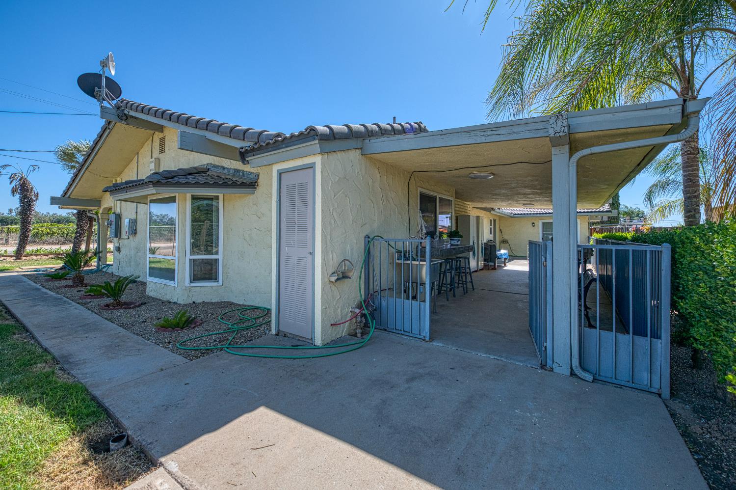 3590 S McCall Ave, Sanger, CA 93657
