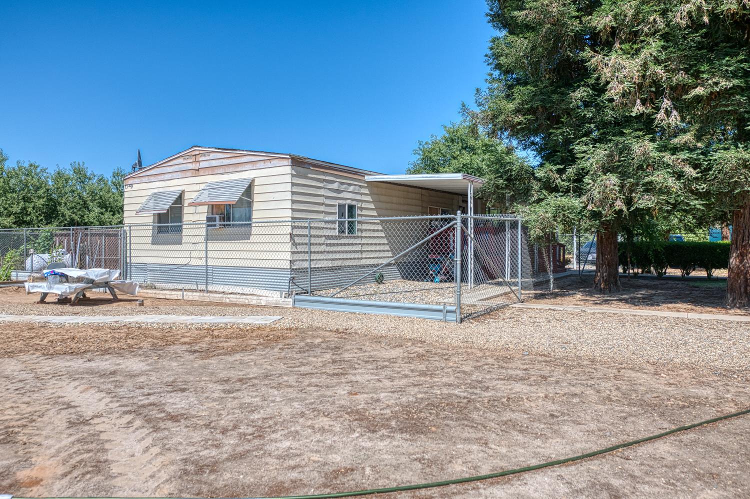 3590 S McCall Ave, Sanger, CA 93657