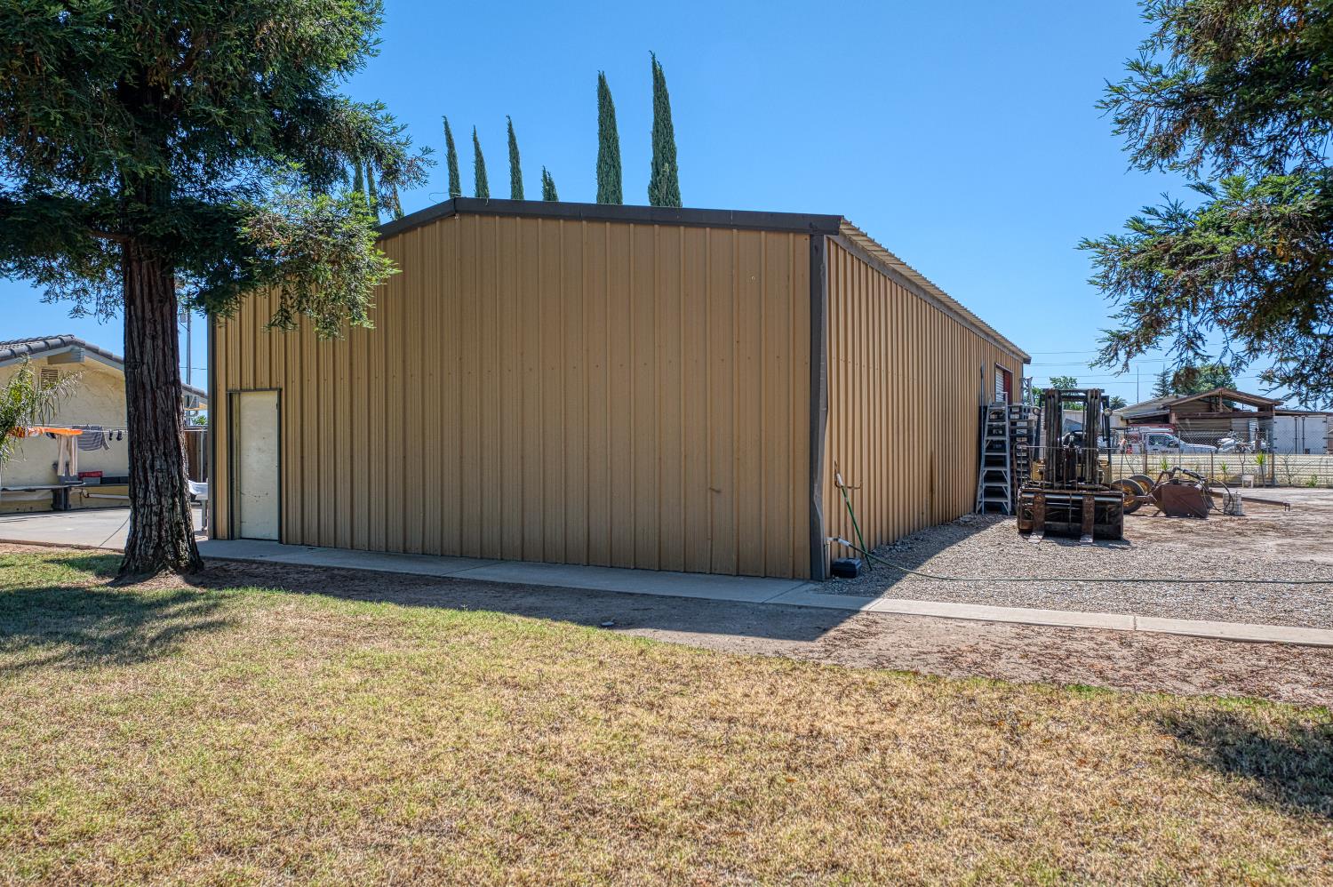 3590 S McCall Ave, Sanger, CA 93657